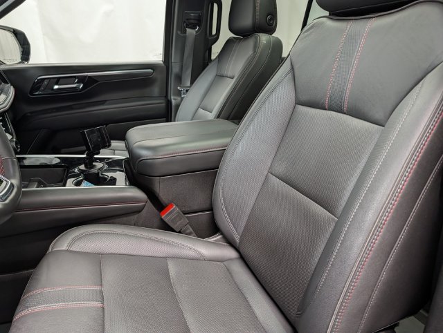 Used 2025 Chevrolet Tahoe RST w/ Advanced Technology Package AWD/4WD image 10