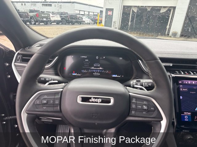 Used 2024 Jeep Grand Cherokee L Limited w/ Luxury Tech Group II AWD/4WD image 16