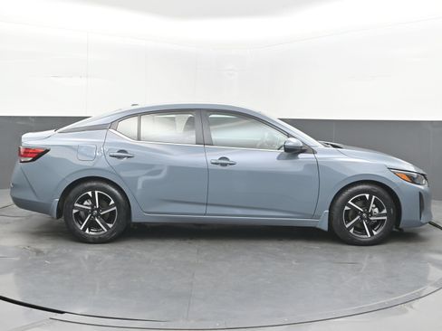 Used 2025 Nissan Sentra SV w/ All-Weather Package FWD image 8