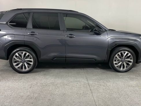 Used 2025 Subaru Forester Touring image 2