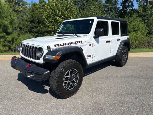 Used 2024 Jeep Wrangler Unlimited Rubicon w/ Technology Group AWD/4WD image 3