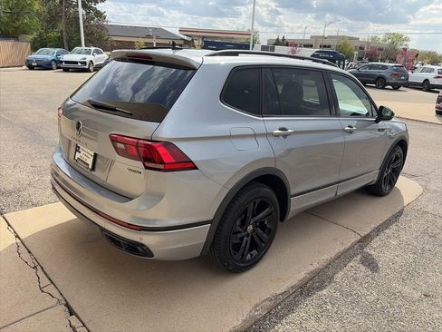 Used 2023 Volkswagen Tiguan SE R-Line AWD/4WD image 9