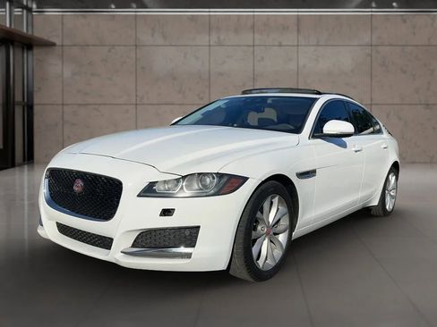 Used 2017 Jaguar XF Premium RWD image 1
