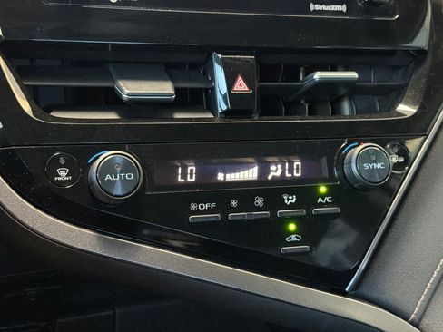 Used 2024 Toyota Camry SE FWD image 20