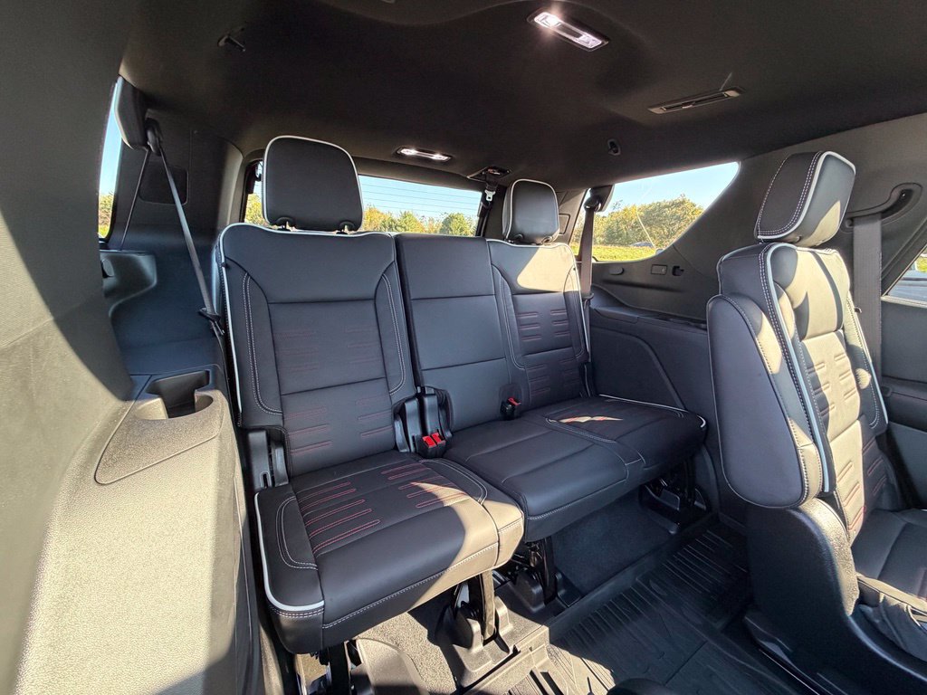 Used 2025 GMC Yukon AT4 Ultimate w/ LPO, Floor Liner Package AWD/4WD image 27