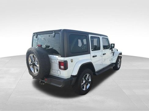 Used 2021 Jeep Wrangler Unlimited Sahara AWD/4WD image 9