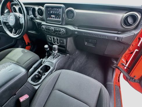Used 2018 Jeep Wrangler Unlimited Sport S AWD/4WD image 32