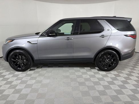 New 2026 Land Rover Discovery S image 2