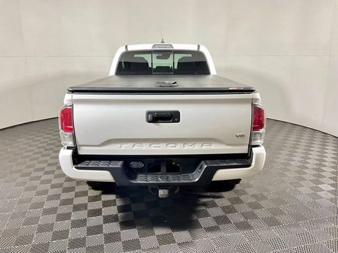 Used 2020 Toyota Tacoma TRD Sport image 13