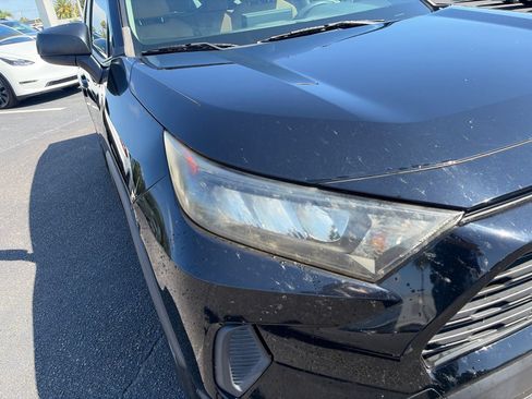 Used 2019 Toyota RAV4 LE FWD image 14
