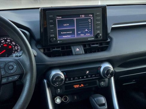 Used 2022 Toyota RAV4 XLE FWD image 7