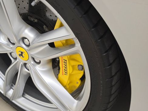 Used 2022 Ferrari Roma RWD image 14