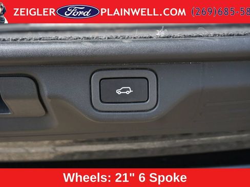 Used 2019 Land Rover Range Rover Supercharged AWD/4WD image 12