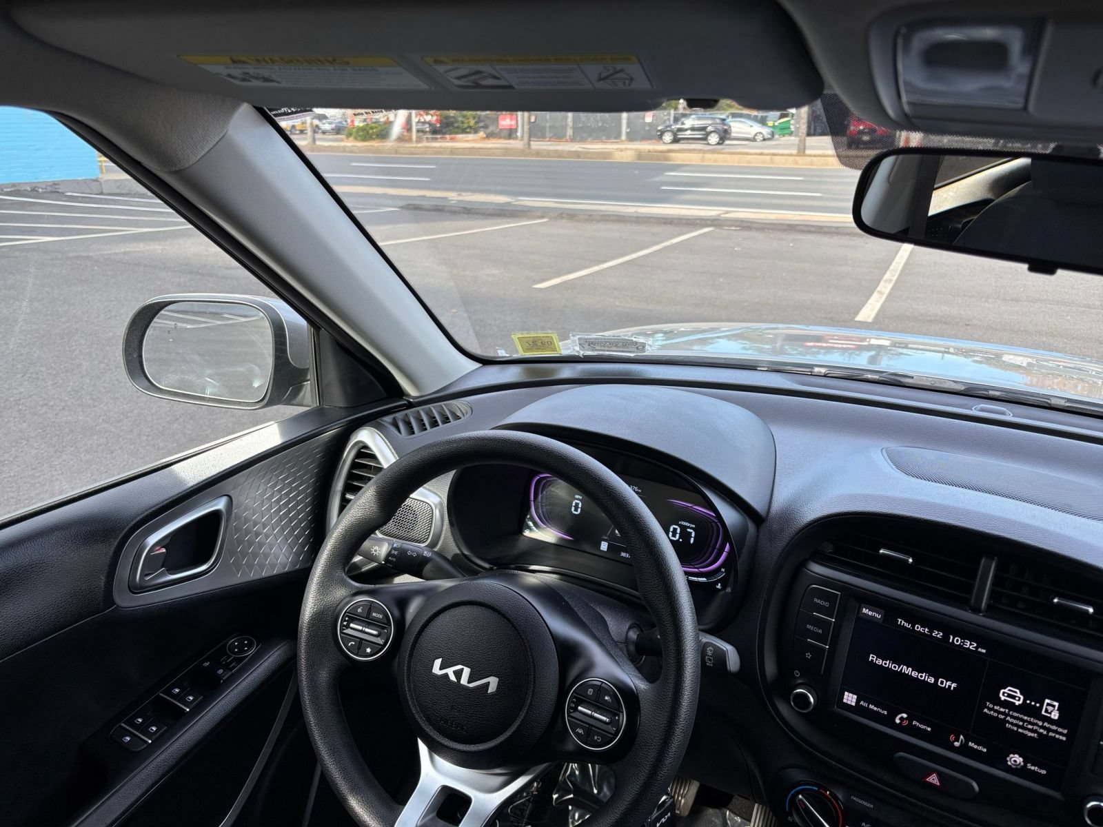 Used 2025 Kia Soul LX w/ LX Technology Package FWD image 29