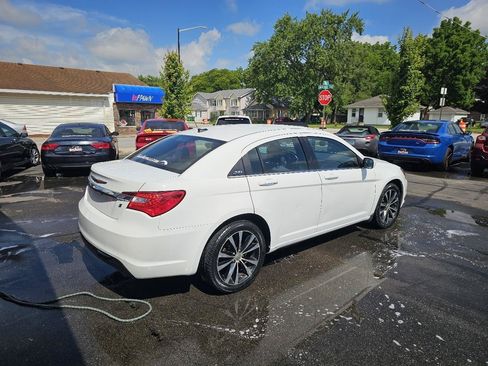 Used 2013 Chrysler 200 Touring w/ S Exterior Appearance Pkg FWD image 12