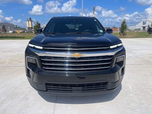 Used 2024 Chevrolet Traverse LT w/ LPO, Floor Liner Package FWD image 2