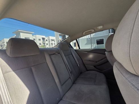 Used 2012 Nissan Altima 2.5 S FWD image 41