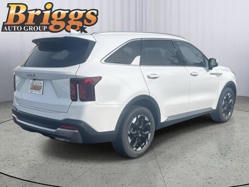 Used 2025 Kia Sorento S FWD image 6