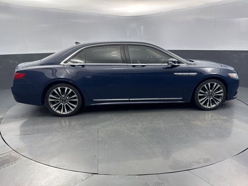 Used 2018 Lincoln Continental Reserve w/ Rear-seat Package image 9