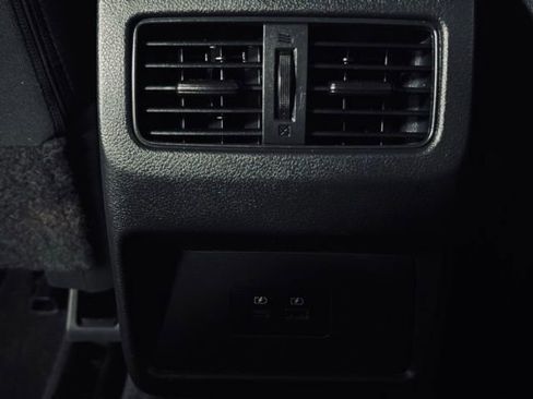 Used 2022 Nissan Rogue SV image 20