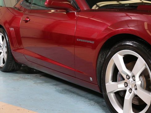 Used 2010 Chevrolet Camaro SS RWD image 10