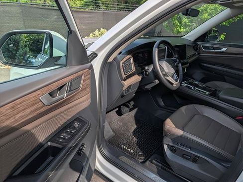 Certified 2025 Volkswagen Atlas SEL AWD/4WD image 31
