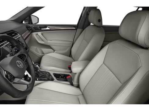 Used 2022 Volkswagen Tiguan SE R-Line FWD image 6