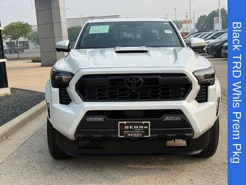 Used 2024 Toyota Tacoma TRD Sport w/ TRD Sport Premium Package AWD/4WD image 8