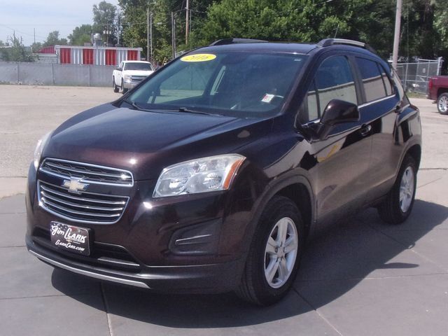 Used 2016 Chevrolet Trax LT w/ LT Sun and Sound Package AWD/4WD image 12