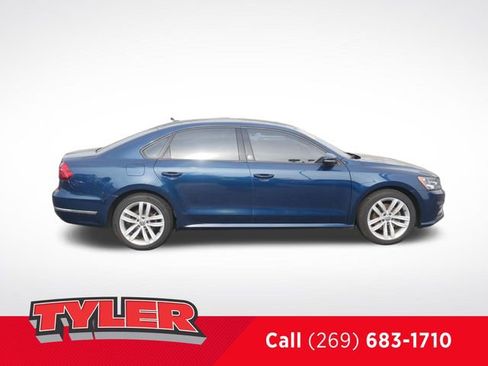 Used 2019 Volkswagen Passat 2.0T Wolfsburg w/ Wheels & Sunroof Package FWD image 9