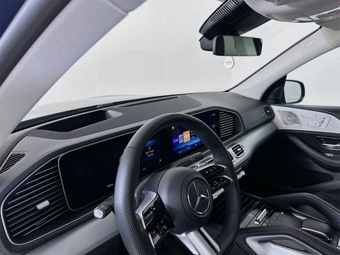 Certified 2024 Mercedes-Benz GLS 450 4MATIC image 10