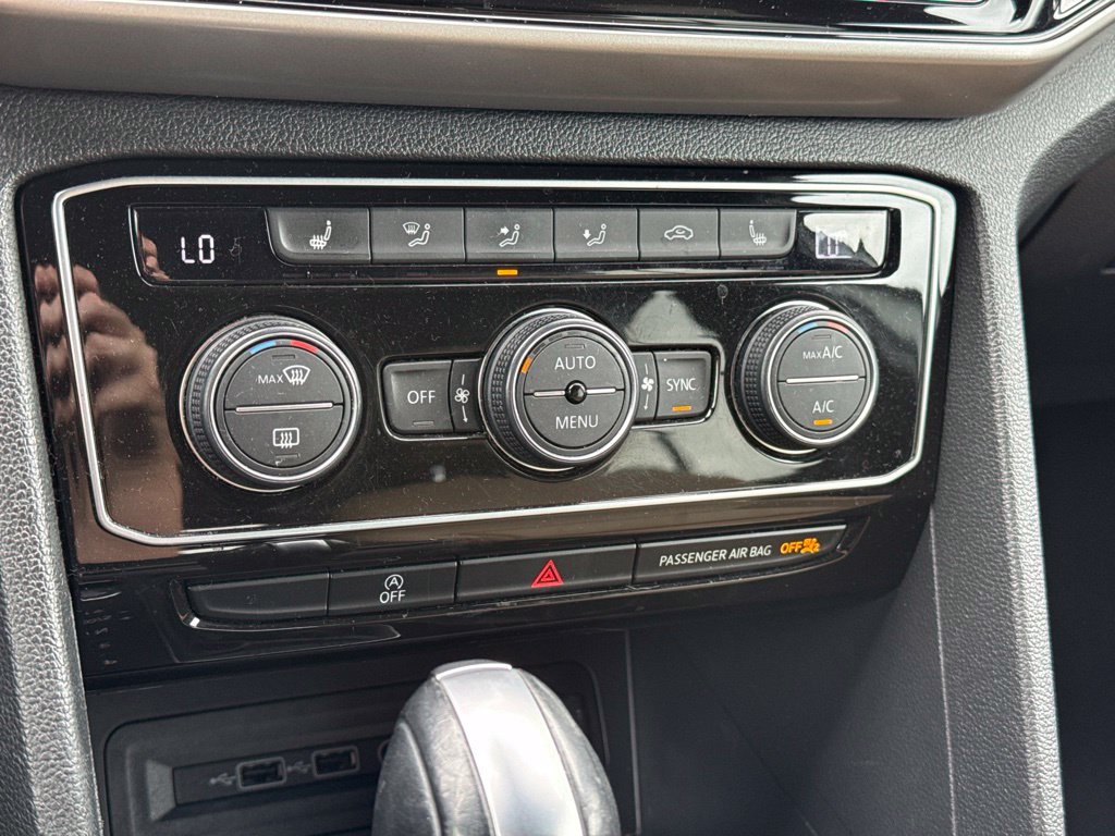 Used 2020 Volkswagen Atlas Cross Sport SEL AWD/4WD image 14