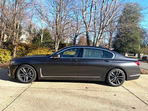 Used 2020 BMW 750i xDrive w/ Executive Package image 6