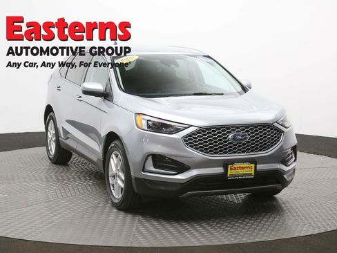 Used 2024 Ford Edge SEL image 3