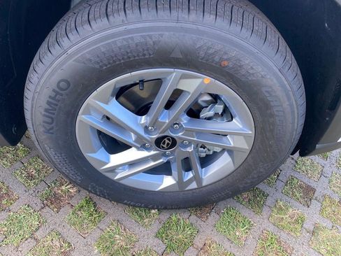 New 2026 Hyundai Tucson SE image 9