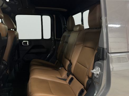 Used 2020 Jeep Gladiator Rubicon AWD/4WD image 25