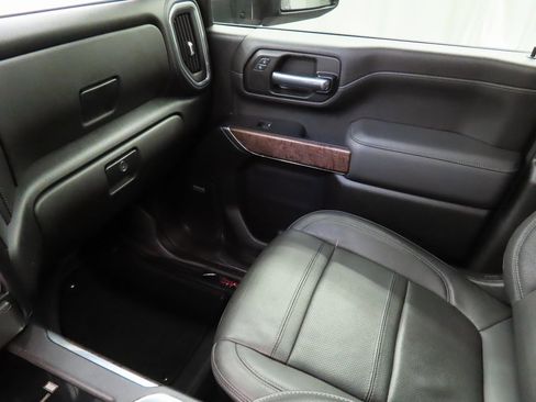 Used 2021 GMC Sierra 2500 Denali w/ Denali Black Diamond Edition image 31