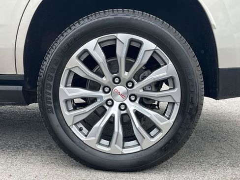 Used 2021 GMC Yukon Denali w/ Denali Premium Package image 11