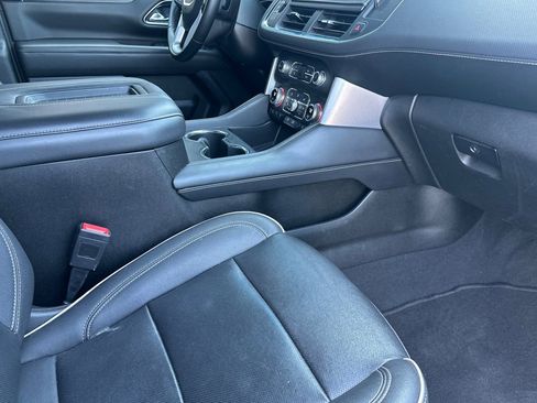 Used 2023 GMC Yukon XL SLT image 18