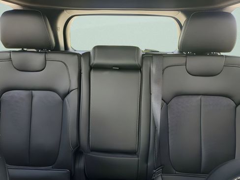 New 2025 Jeep Grand Cherokee Limited w/ Luxury Tech Group II image 13