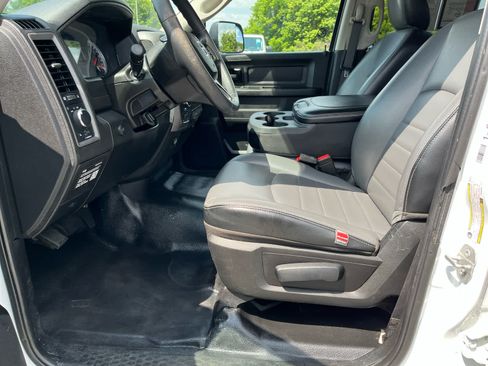 Used 2022 RAM 1500 Tradesman w/ Chrome Appearance Group AWD/4WD image 10