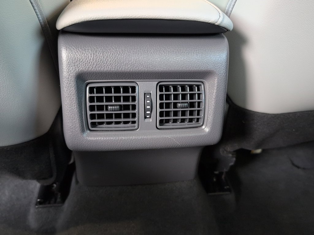 Used 2023 Toyota Camry XLE FWD image 32