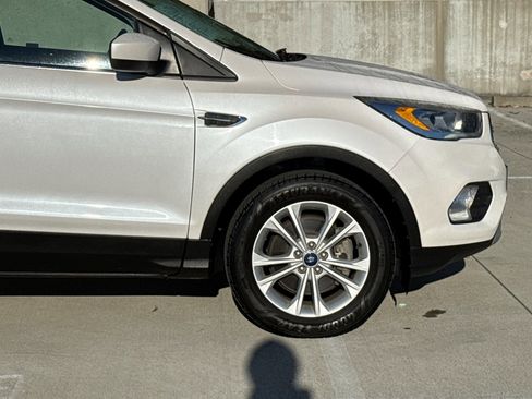 Used 2017 Ford Escape SE w/ SE Leather Comfort Package image 21