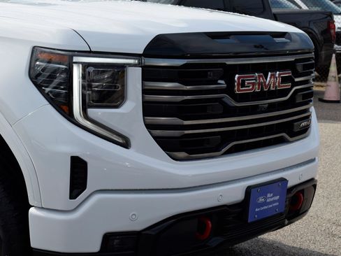 Used 2025 GMC Sierra 1500 AT4 w/ AT4 Premium Package AWD/4WD image 26