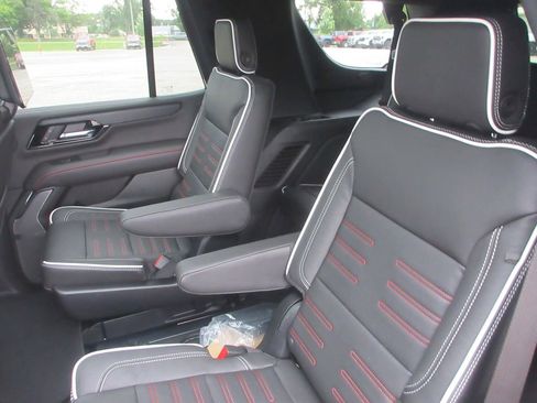 New 2026 GMC Yukon AT4 Ultimate AWD/4WD image 12