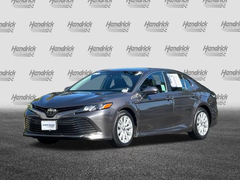 Used 2020 Toyota Camry LE FWD image 9