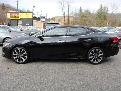 Used 2016 Nissan Maxima SR w/ Interior Lighting Package image 12