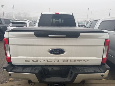 Used 2019 Ford F250 XLT w/ XLT Premium Package image 11