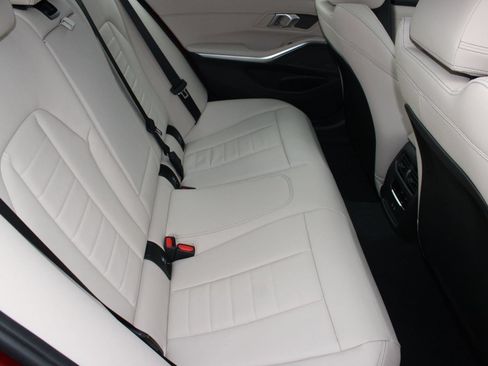 Used 2026 BMW 330i Sedan w/ M Sport Package RWD image 33