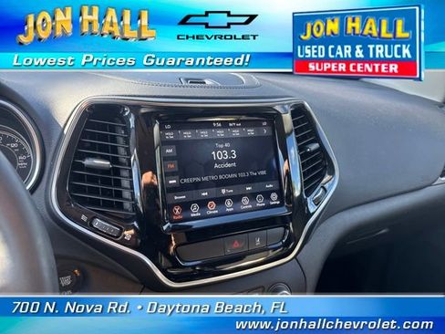 Used 2022 Jeep Cherokee Limited image 29